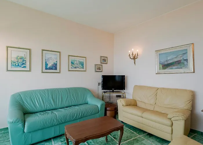 Apartamento Le Ginestre - Sea View - 3 Bedrooms - Parking
